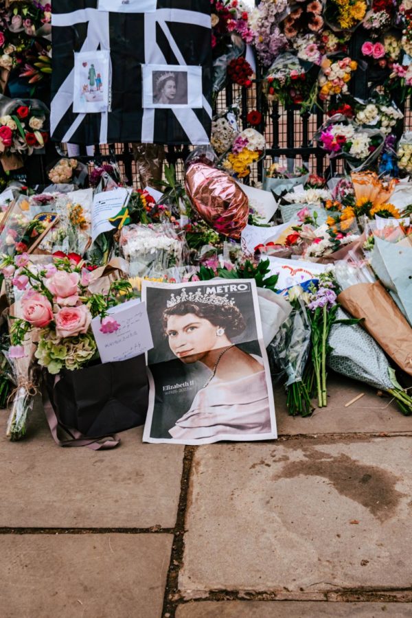 Photo by Samuel Regan-Asante, tributes outside of Buckingham Palace